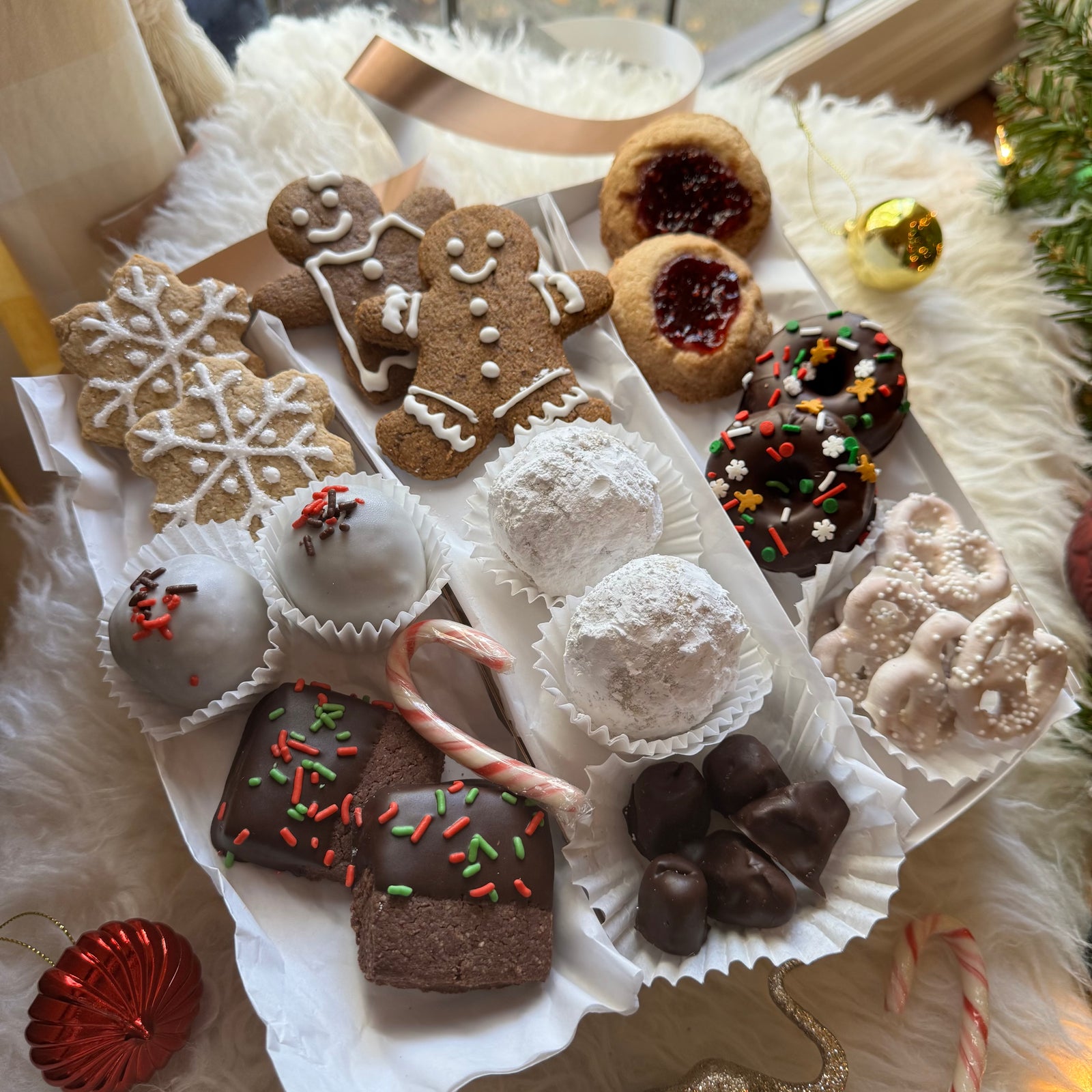 The 2025 Holiday Sweets Box